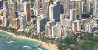Het beroemde Waikiki Beach op Oahu, Hawaii