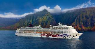 Het cruiseschip voert u langs adembenemende kusten van de Hawaiiaanse Eilanden.