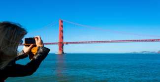 Foto maken vanaf de boot van de Golden Gate Bridge.