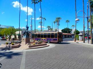 In Scottsdale kunt u zich eenvoudig verplaatsen met de trolley.
