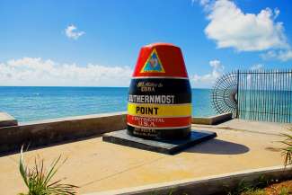 Het uiterst zuidelijke puntje van de Verenigde Staten wordt gekenmerkt door deze betonnen boei in Key West.