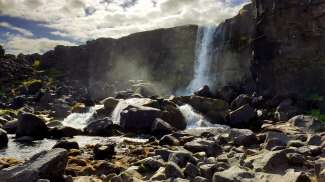 De Öxarárfoss waterval ligt in het Nationale park Þingvellir